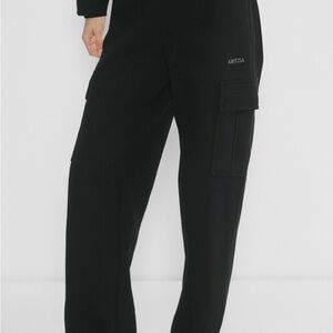 Aritzia black TNA sweatpants